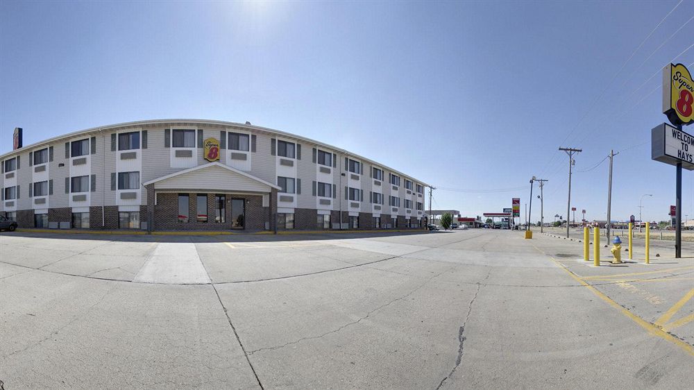 Super 8 By Wyndham Hays Ks Hotel Exterior photo